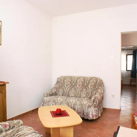 Mandre 523b Apartman Kolan